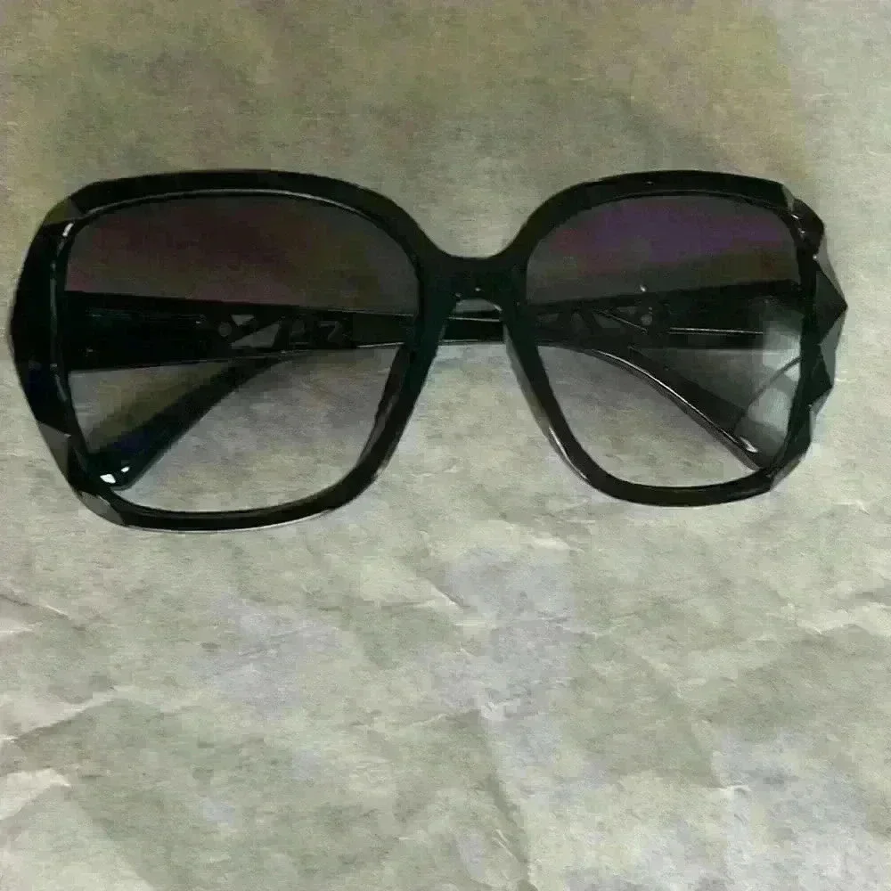 Woman sunglasses.